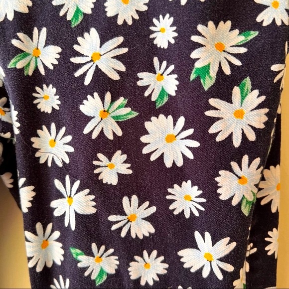 OLD NAVY PIXIE ANKLE CUT PANTS - Picture 6 of 9